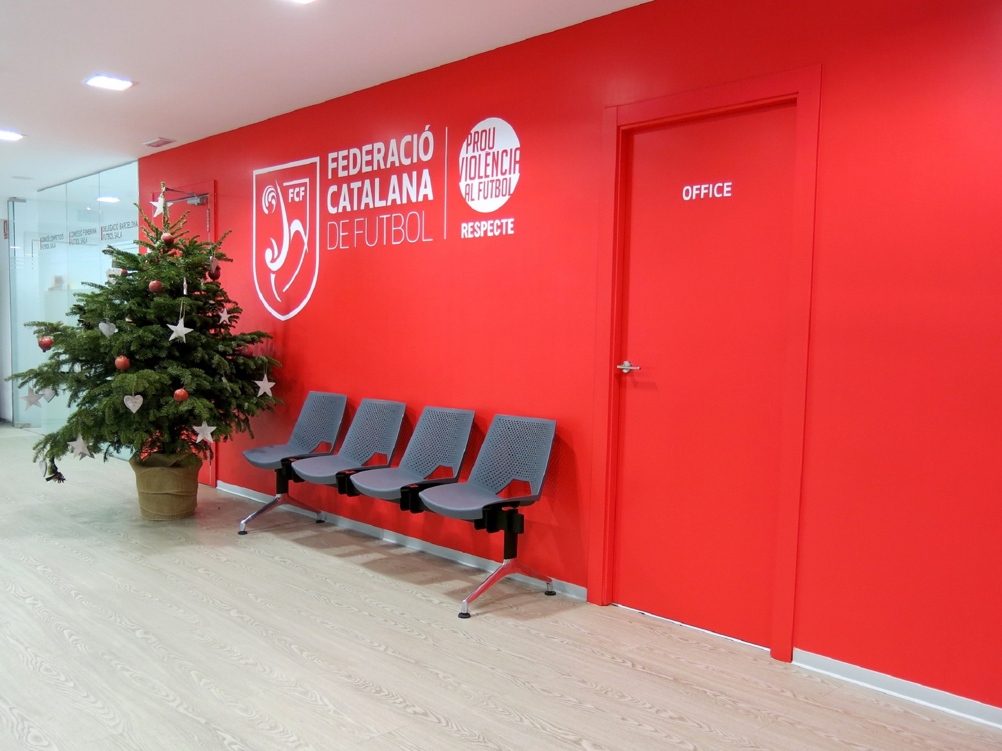 Proyecto mobiliario PMC Grup Federació catalana de futbol